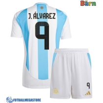 Fotballdrakt Barn Argentina Julian Alvarez #9 Hjemmedraktsett Copa America 2024 Kortermet (+ Korte bukser)